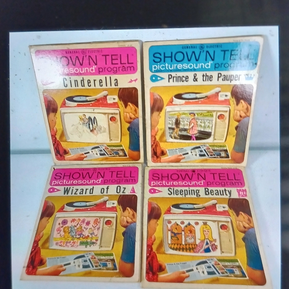 Vtg General Electric  Show & Tell  picturesound books and records.